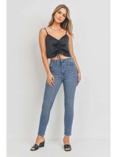 Load image into Gallery viewer, Medium Wash Vintage Skinny