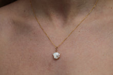 Load image into Gallery viewer, Champange Keshi Pearl Gold Necklace