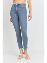 Load image into Gallery viewer, Medium Wash Vintage Skinny