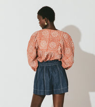 Load image into Gallery viewer, Justine Blouse- Tomar