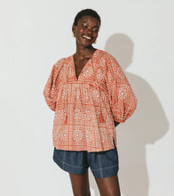 Load image into Gallery viewer, Justine Blouse- Tomar