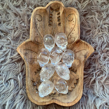Load image into Gallery viewer, Medium Quartz Crystal Skull