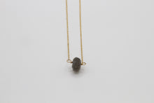 Load image into Gallery viewer, Labradorite Button Gold Necklace