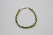 Load image into Gallery viewer, Glimmering Green Silver Bracelet