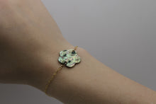 Load image into Gallery viewer, Abalone Floral Gold Bracelet