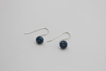 Load image into Gallery viewer, Apatite Button Silver Earrings
