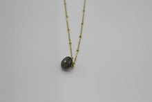 Load image into Gallery viewer, Labradorite Button Gold Necklace