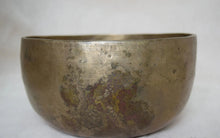 Load image into Gallery viewer, THADOBATI TIBETAN SINGING BOWLS- G3