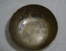 Load image into Gallery viewer, THADOBATI TIBETAN SINGING BOWLS- F3