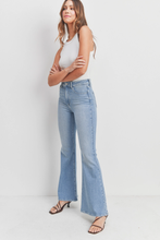 Load image into Gallery viewer, Donna High Rise Clean Bell Bottom Jean