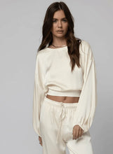 Load image into Gallery viewer, The Silky Venice Wide Leg- Champagne