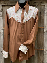 Load image into Gallery viewer, Vintage Floral Embroidered Western Pearl Snap Vintage Western Shirt