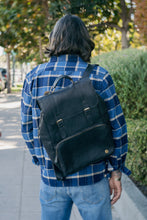 Load image into Gallery viewer, Trinity Leather Backpack