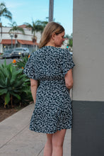 Load image into Gallery viewer, Leslie Daisy Dress
