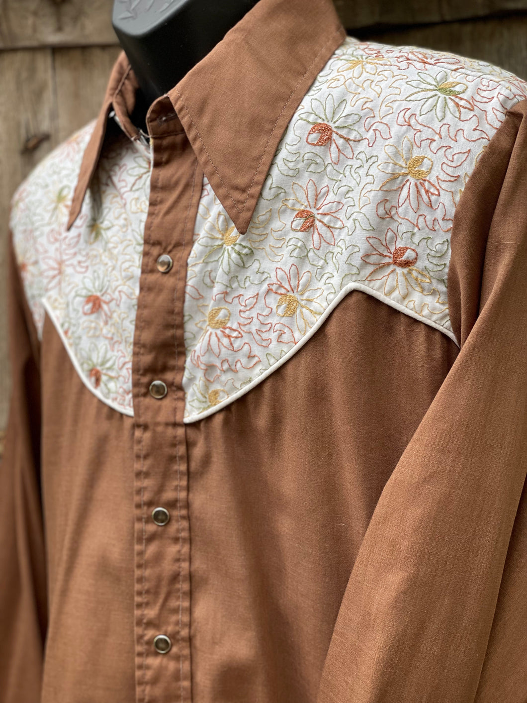 Vintage Floral Embroidered Western Pearl Snap Vintage Western